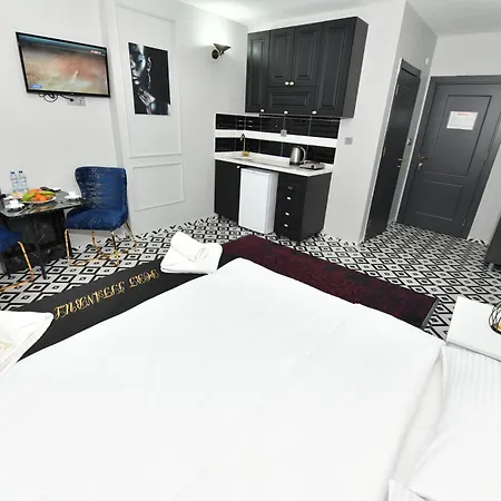 Port Hotel