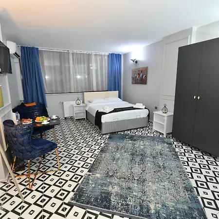 Port Hotel