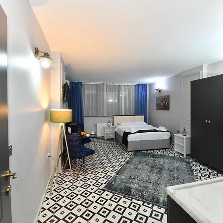 Port Hotel